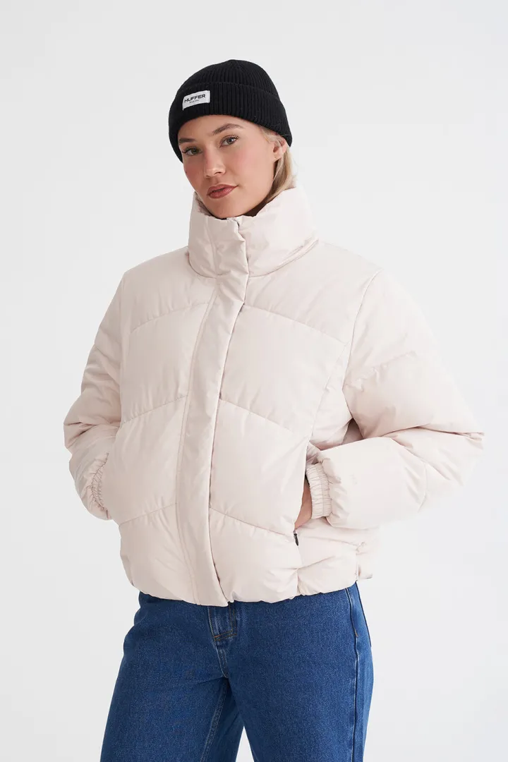 WMNS DEMI PUFFER JKT BUTTER CREAM